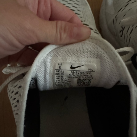 Women’s White Nike Air Max 270 - Picture 8 of 8
